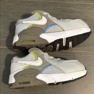Toddler Nike slip on sneakers size 6